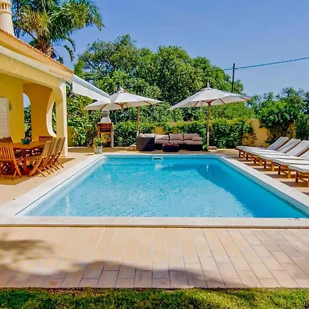 Villa Ferrarias Sleeps 9 With Pool Air Con And Wifi