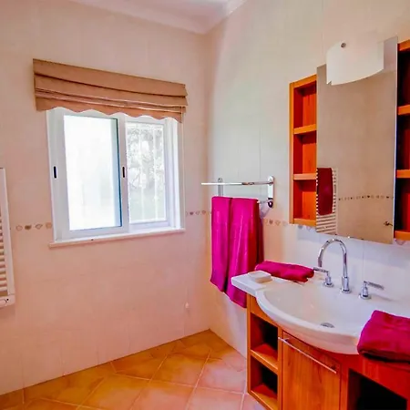 Ferrarias Sleeps 9 With Pool Air Con And Wifi Villa Ferrarias (Loule)