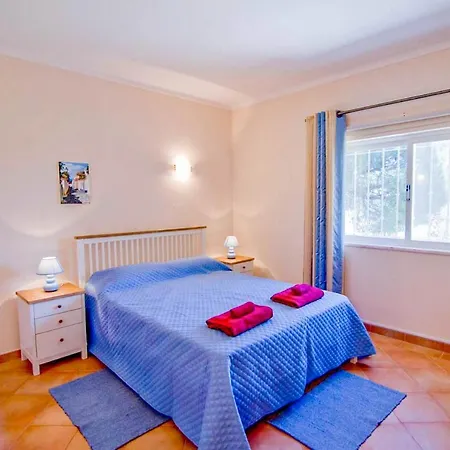 Ferrarias Sleeps 9 With Pool Air Con And Wifi