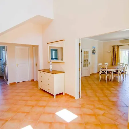 Villa Ferrarias Sleeps 9 With Pool Air Con And Wifi