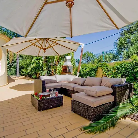 Ferrarias Sleeps 9 With Pool Air Con And Wifi * Ferrarias (Loule)